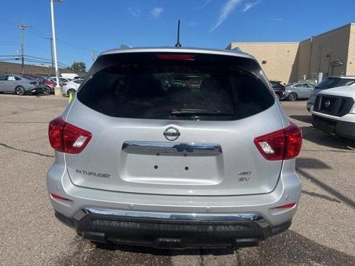 2018 Nissan Pathfinder SV