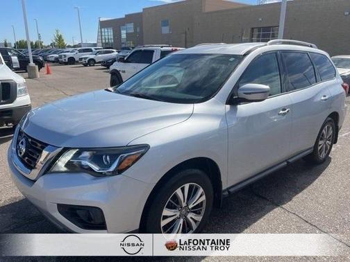 2018 Nissan Pathfinder SV