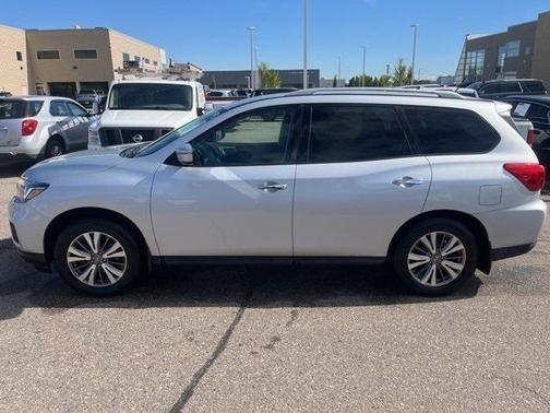 2018 Nissan Pathfinder SV
