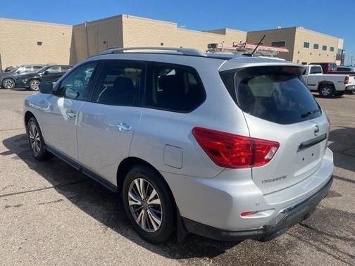 2018 Nissan Pathfinder SV