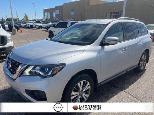 2018 Nissan Pathfinder SV