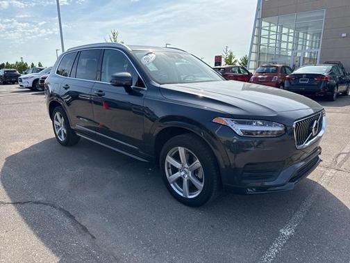 2022 Volvo XC90 T5 Momentum 7 Passenger