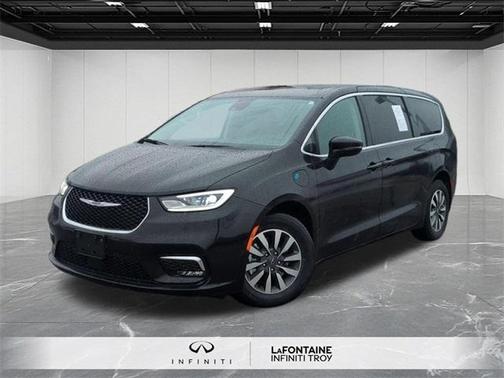2024 Chrysler Pacifica Hybrid Select