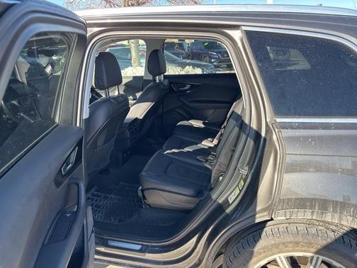 2019 Audi Q7 55 Premium Plus