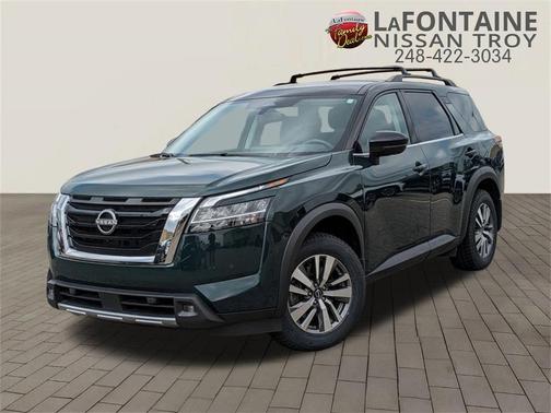 2022 Nissan Pathfinder SL
