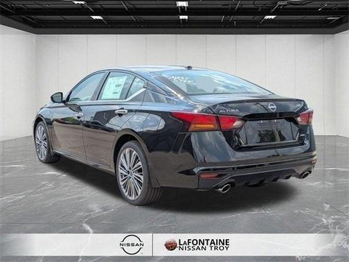 2025 Nissan Altima SL
