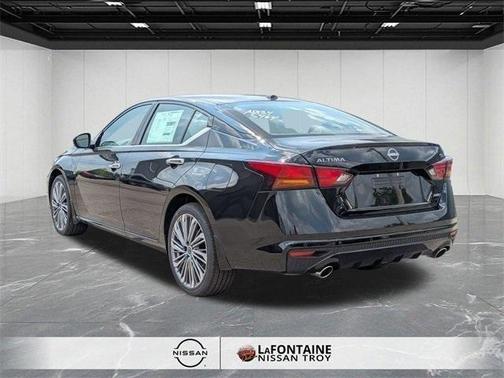 2025 Nissan Altima SL