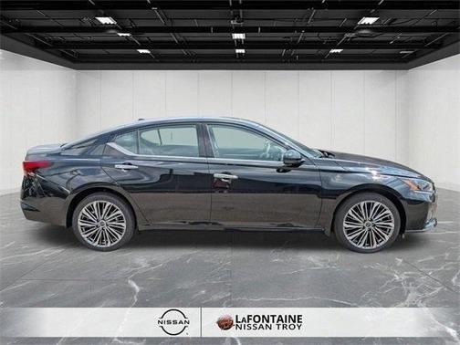 2025 Nissan Altima SL