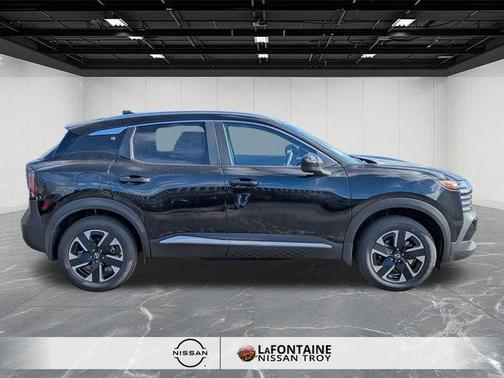 Super Black 2026 Nissan Kicks SV