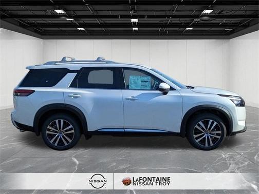 2025 Nissan Pathfinder Platinum