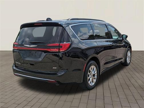 2022 Chrysler Pacifica Touring-L