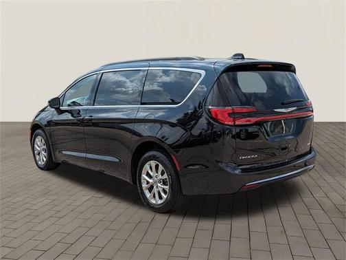 2022 Chrysler Pacifica Touring-L