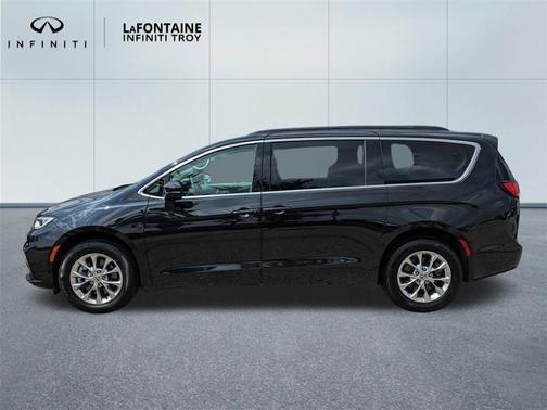 2022 Chrysler Pacifica Touring-L
