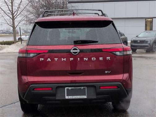 2023 Nissan Pathfinder SV