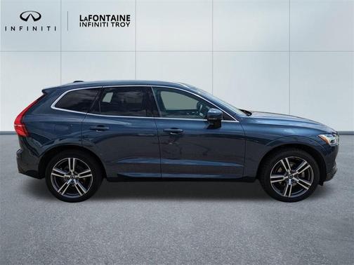 2018 Volvo XC60 T5 Momentum
