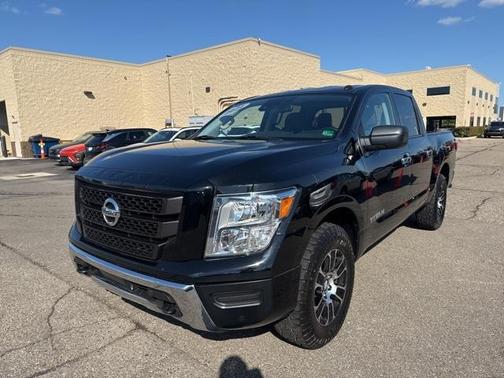 2021 Nissan Titan SV