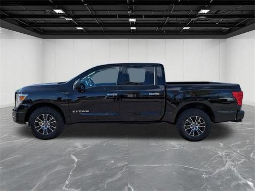 2021 Nissan Titan SV