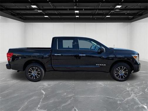 2021 Nissan Titan SV