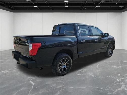 2021 Nissan Titan SV