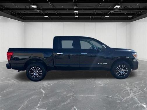 2021 Nissan Titan SV