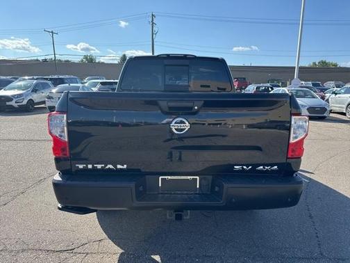 2021 Nissan Titan SV