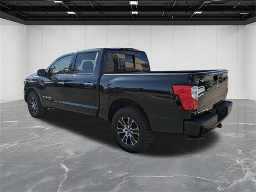 2021 Nissan Titan SV