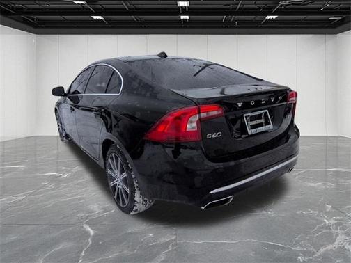 2018 Volvo S60 T5 Inscription Platinum