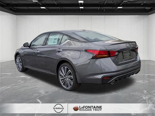 2025 Nissan Altima SL