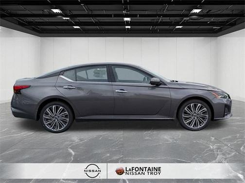 2025 Nissan Altima SL