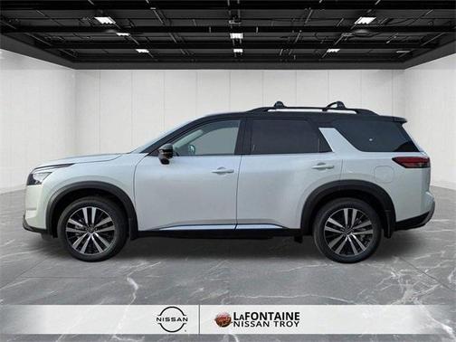 2025 Nissan Pathfinder Platinum