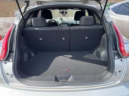 Brilliant Silver 2015 Nissan Juke NISMO