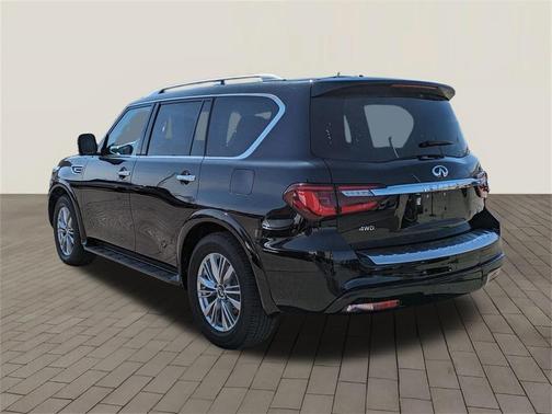 2023 INFINITI QX80 Luxe