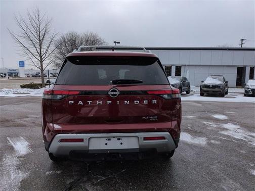 2022 Nissan Pathfinder Platinum