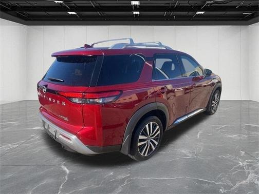 2022 Nissan Pathfinder Platinum