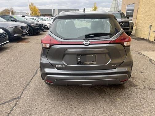 2023 Nissan Kicks SV