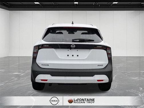 2026 Nissan Kicks SV