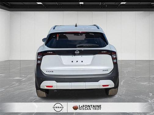 2026 Nissan Kicks SV