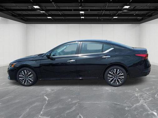 Black 2025 Nissan Altima SV