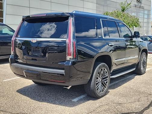 2017 Cadillac Escalade Luxury