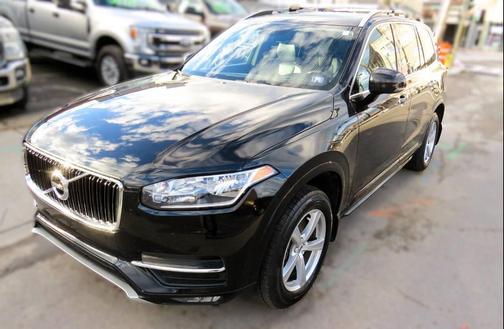 2016 Volvo XC90 T5 Momentum