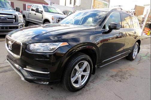 2016 Volvo XC90 T5 Momentum