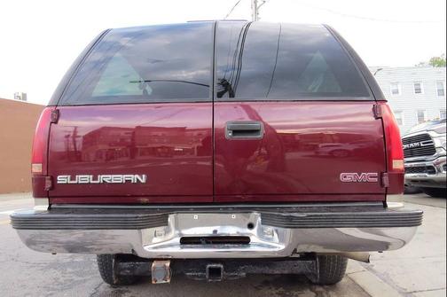Dark Toreador Red Metallic 1999 GMC Suburban SLT CMI