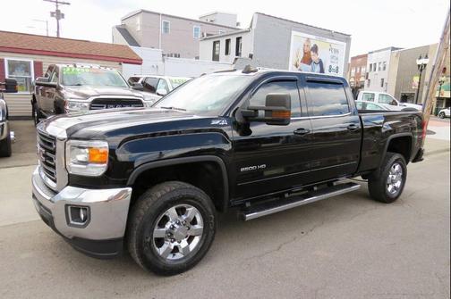 Onyx Black 2018 GMC Sierra 2500 SLE