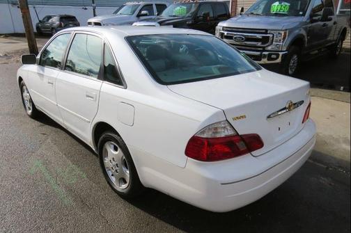 2004 Toyota Avalon XL