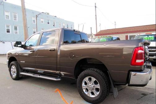 2020 RAM 2500 Big Horn Crew Cab 4X4 6'4' Box
