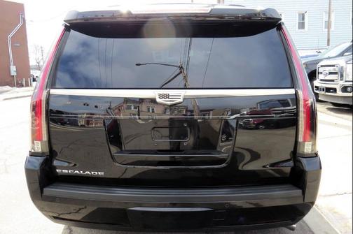 2016 Cadillac Escalade Luxury