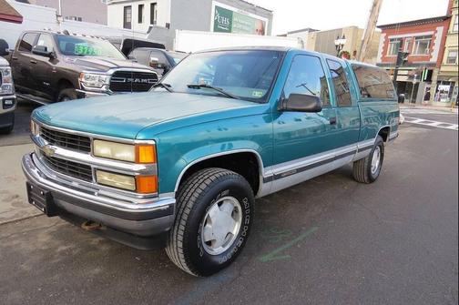Green 1996 Chevrolet 1500 K1500 Silverado 2dr 4WD Extended Cab SB