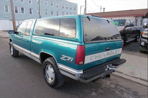 Green 1996 Chevrolet 1500 K1500 Silverado 2dr 4WD Extended Cab SB