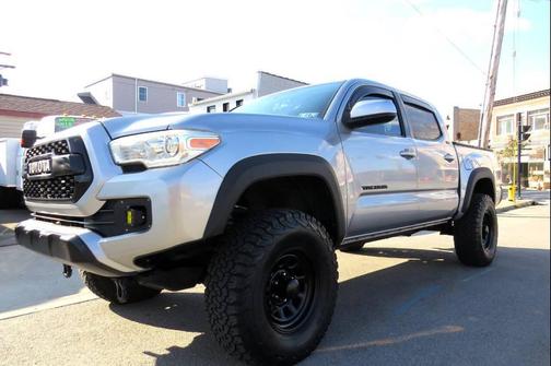 2017 Toyota Tacoma SR5