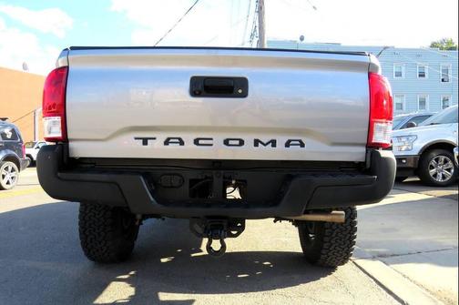 2017 Toyota Tacoma SR5